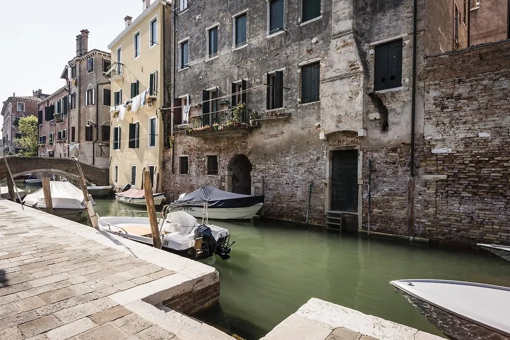 Myplace Cannaregio Townhouse Apartment Venice Italy