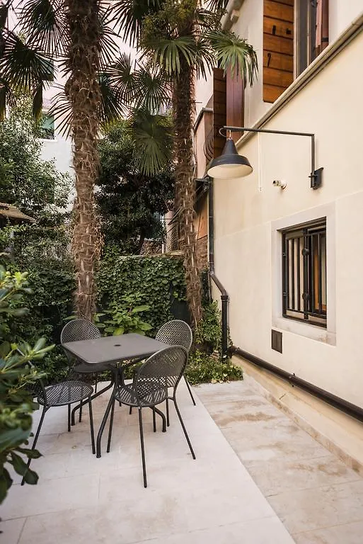 Myplace Cannaregio Townhouse Apartment Venice