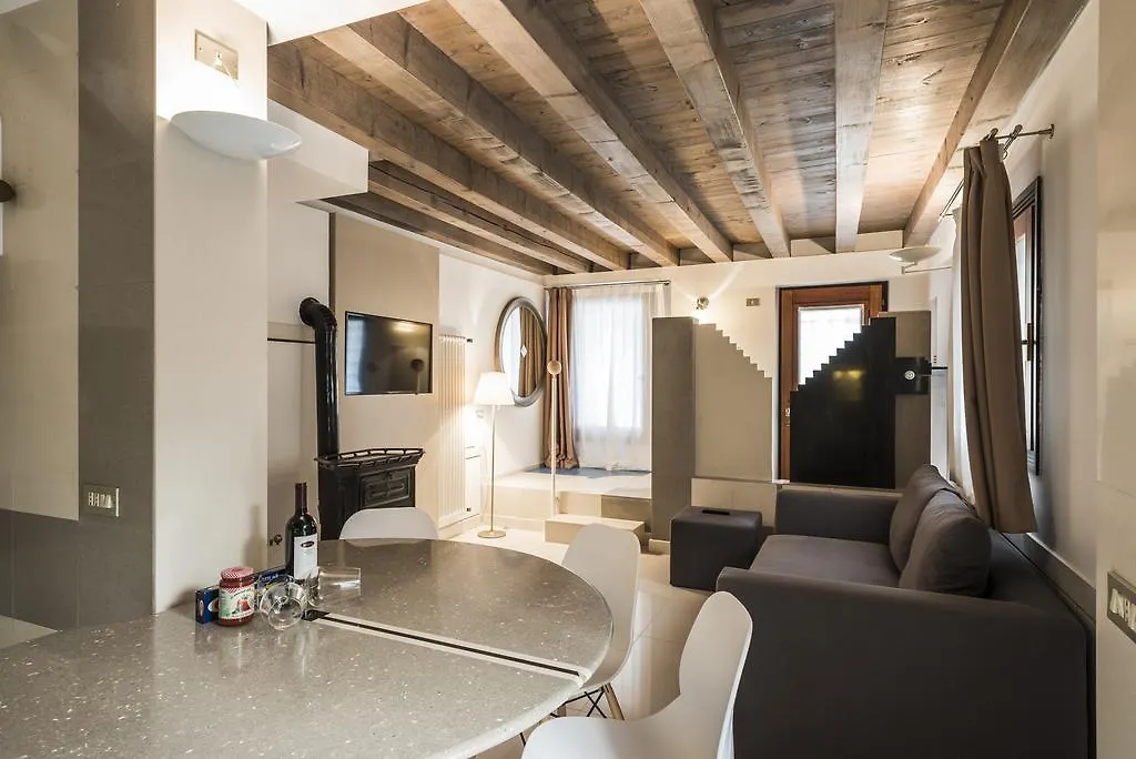 Myplace Cannaregio Townhouse Apartment Venice