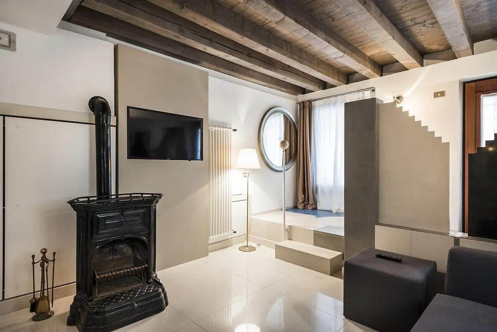 Myplace Cannaregio Townhouse Apartment Venice Italy