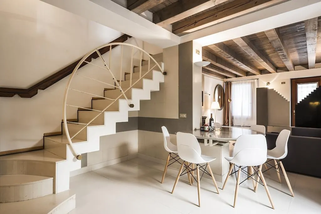 Myplace Cannaregio Townhouse Apartment Venice