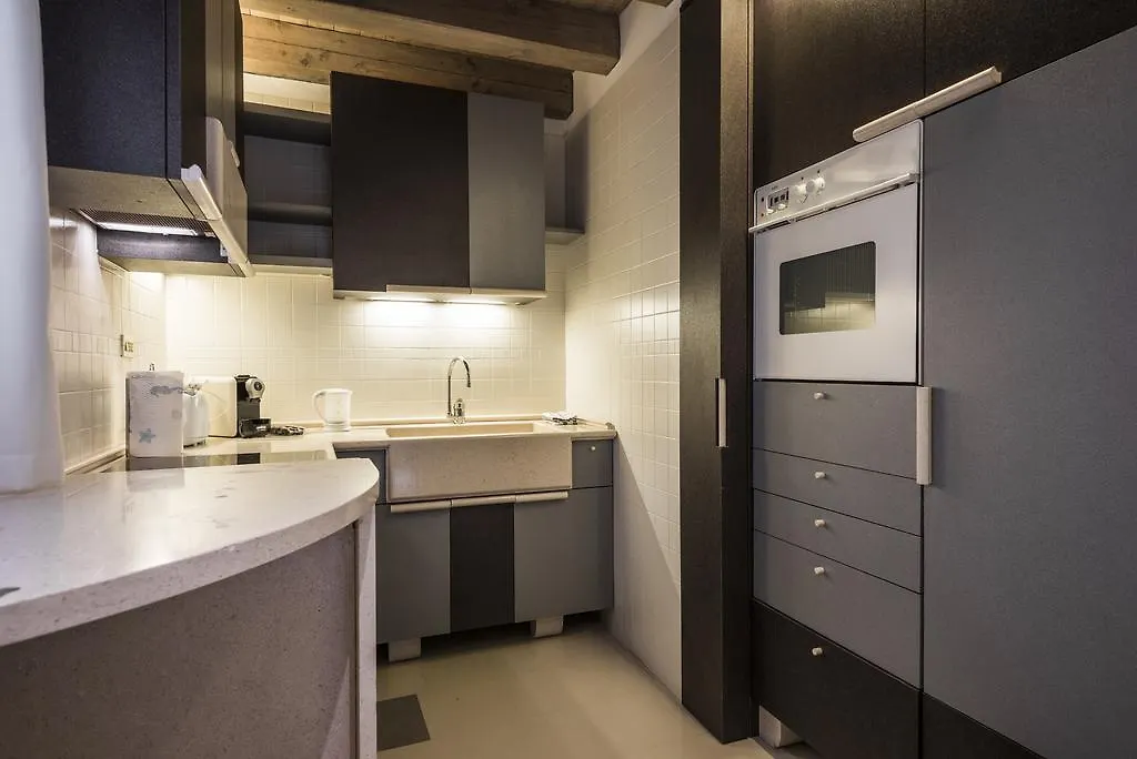 Myplace Cannaregio Townhouse Apartment Venice Italy